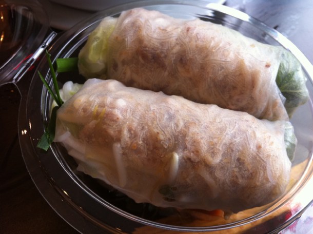 summer roll at caphe house
