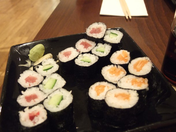 maki rolls at koi