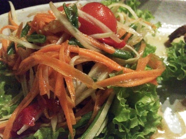 son tum salad that comes with the country style roast duck at suda