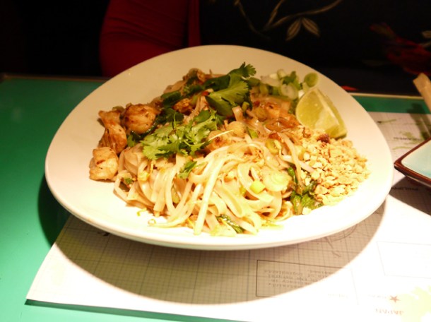 chicken pad thai at east street london