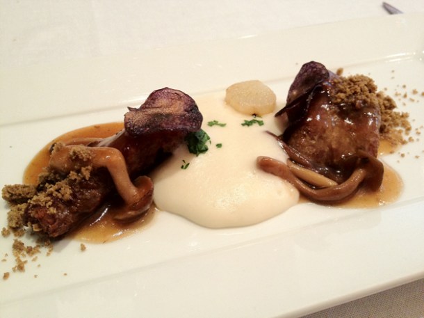 sous vide pork with mushrooms at gelonch
