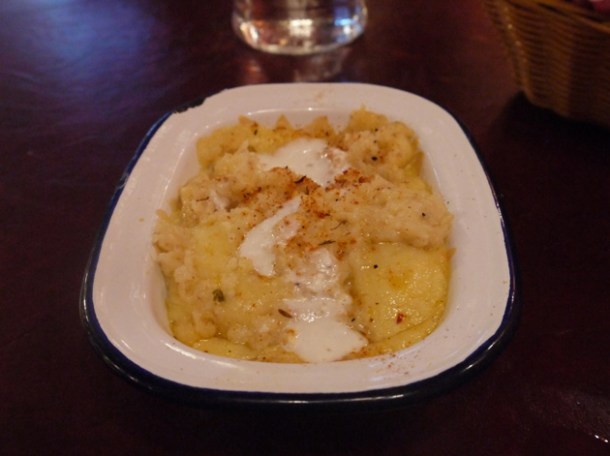 spicy cheesy grits at low country london