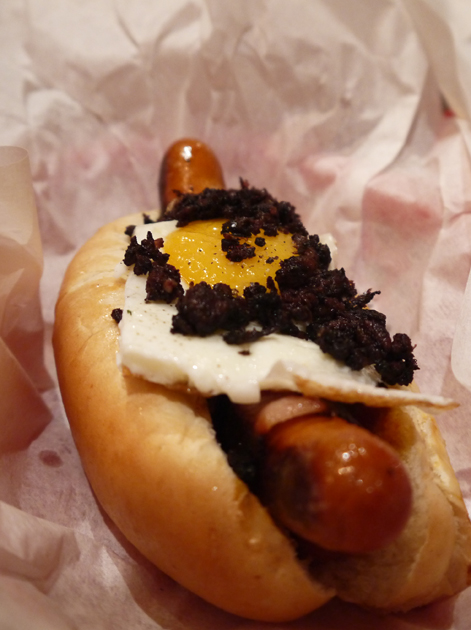 breakie hot dog at bubbledogs