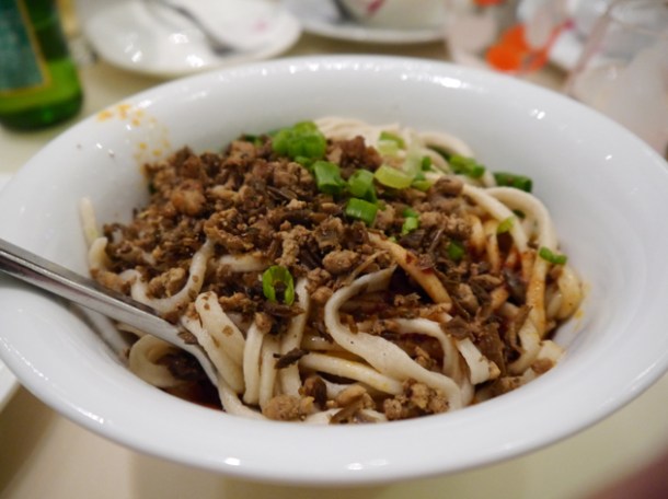 sichuanese dan dan noodles at beijing noodle no 9
