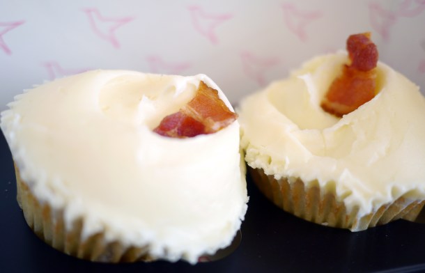hummingbird bakery american brunch cupcake