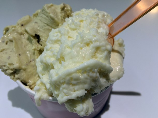 apple and cinnamon gelato at snowflake
