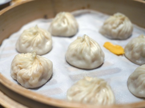 crab and pork xiaolongbao at din tai fung henrietta street
