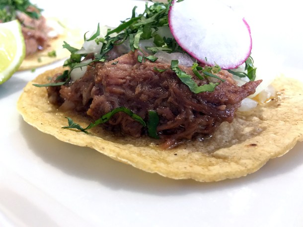 illustrative photo of the suadero tacos at La Chingada