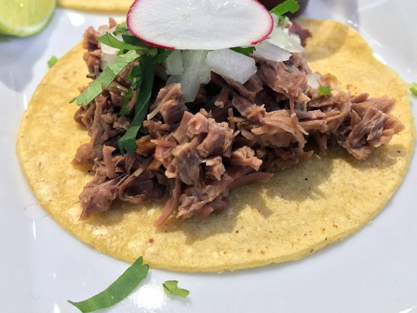 illustrative photos of the suadero corn flour tacos at La Chingada