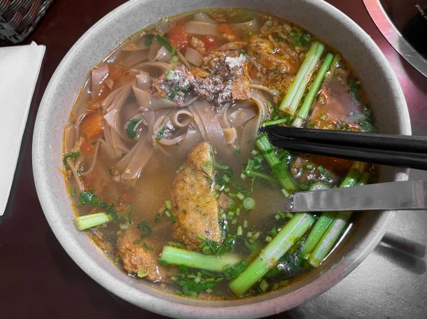 illustrative photo of the crab noodle soup with sausage at Pho Thuy Tay