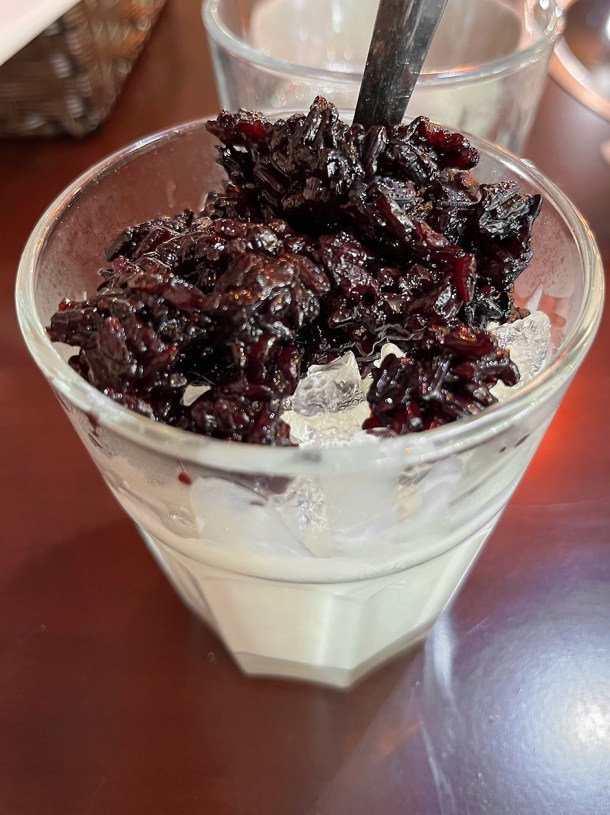 illustrative photo of the purple rice yoghurt at Pho Thuy Tay