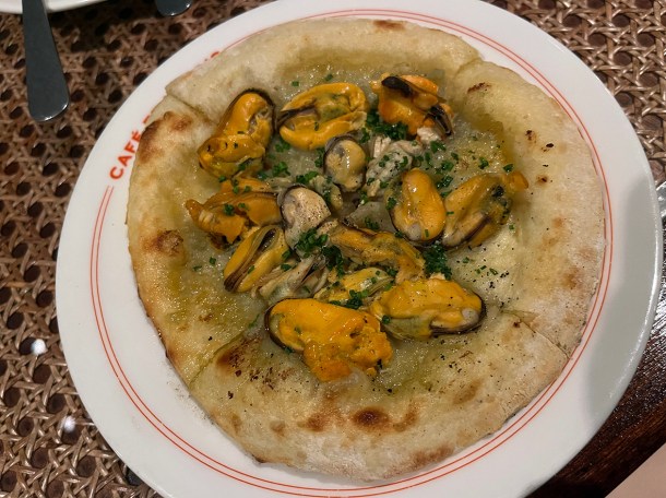 illustrative photo of the moules flatbread at Cafe Francois